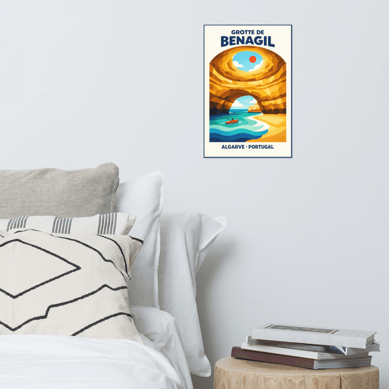 Affiche vintage Grotte de Benagil – Poster de voyage rétro, Caverne Marine, Algarve, Portugal